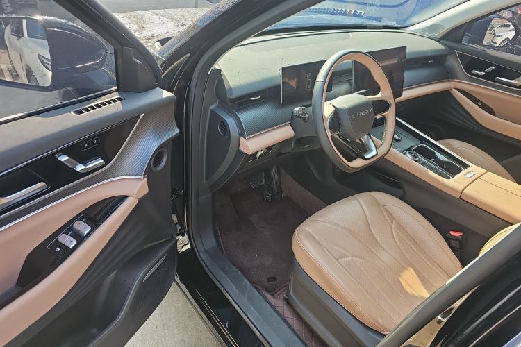 Used Chery Tiggo 8 L 2024 2.0T Two-Wheel Drive Luxury Edition 5 Seats