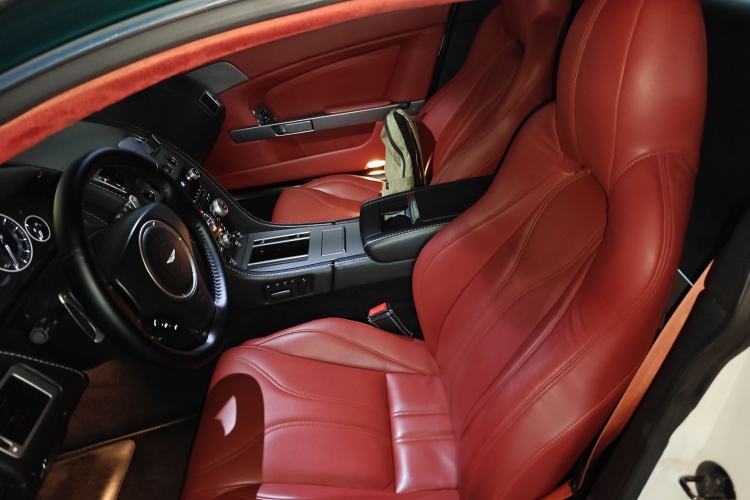 Used AstonMartin V8 Vantage 2011 4.7L Sportshift Coupe