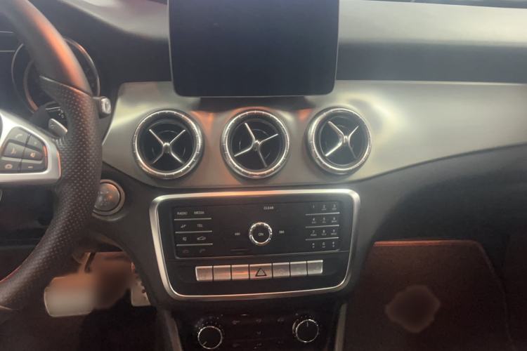 Used Mercedes-Benz CLA 2018 CLA 220 4MATIC Audio And AC Panel