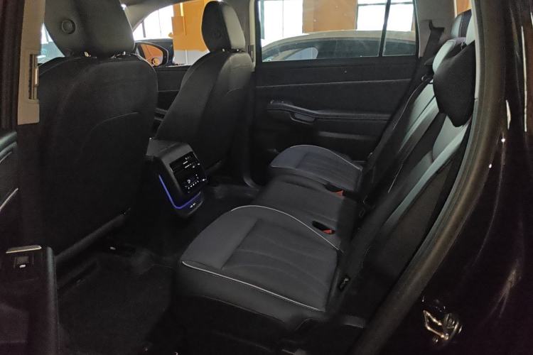 Used Volkswagen Teramont 2025 Tiguan Pro 450TSI 4Motion Crosswind Edition Left Rear Seat