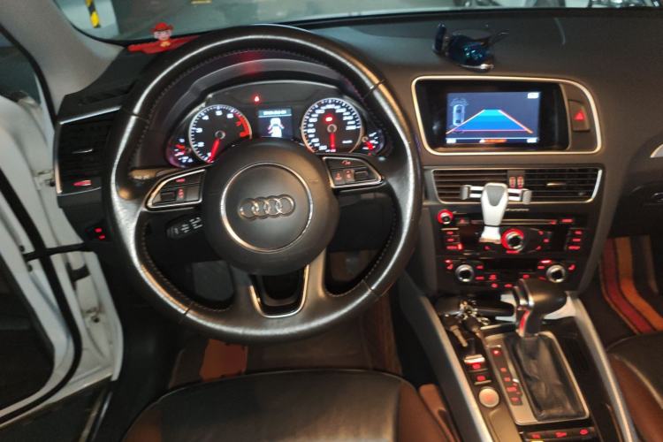 Used Audi Q5 2017 Plus 40 TFSI Technology Model