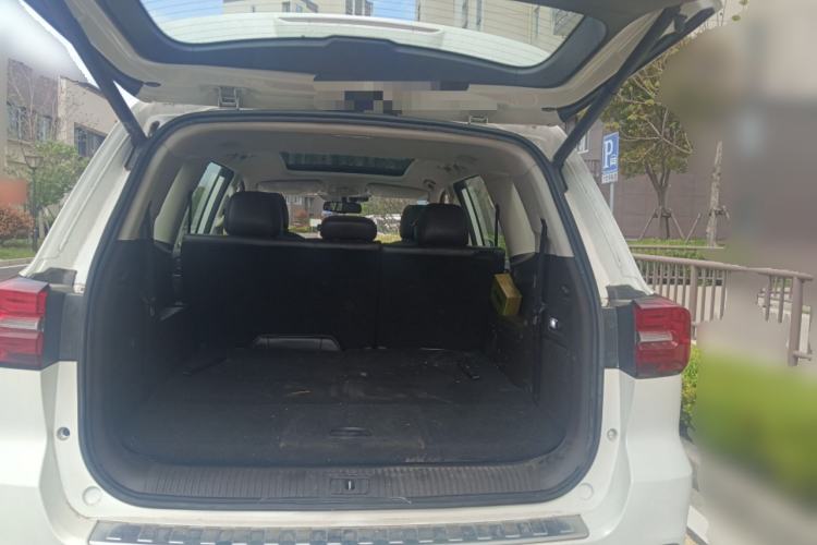 Used Roewe RX8 2019 30T Smart Connectivity Four-Wheel Drive Supreme Flagship Edition Trunk