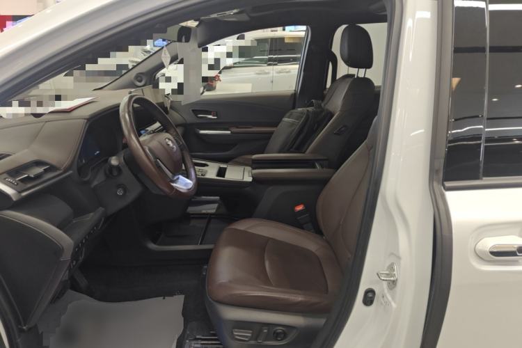 Used Toyota SIENNA 2021 2.5L Hybrid Platinum Edition Left Front Seat