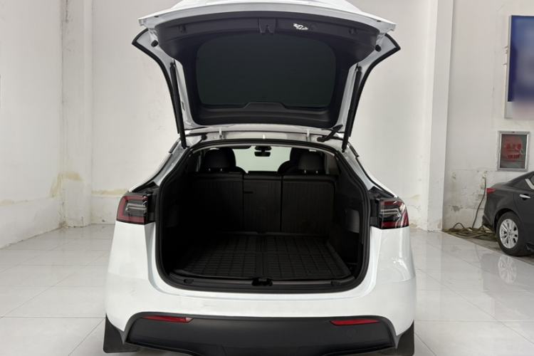 Used Tesla Model Y 2024 Rear-Wheel-Drive Version Trunk
