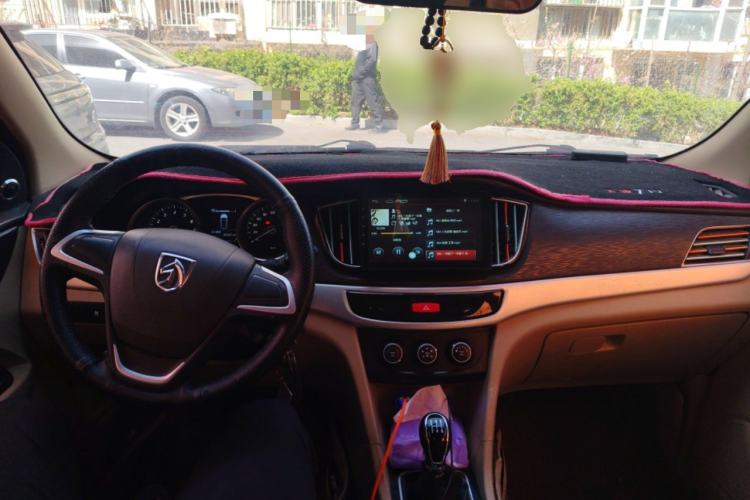 Used Baojun 730 2016 Revised Version 1.5L Manual Standard Model 5 Seats
