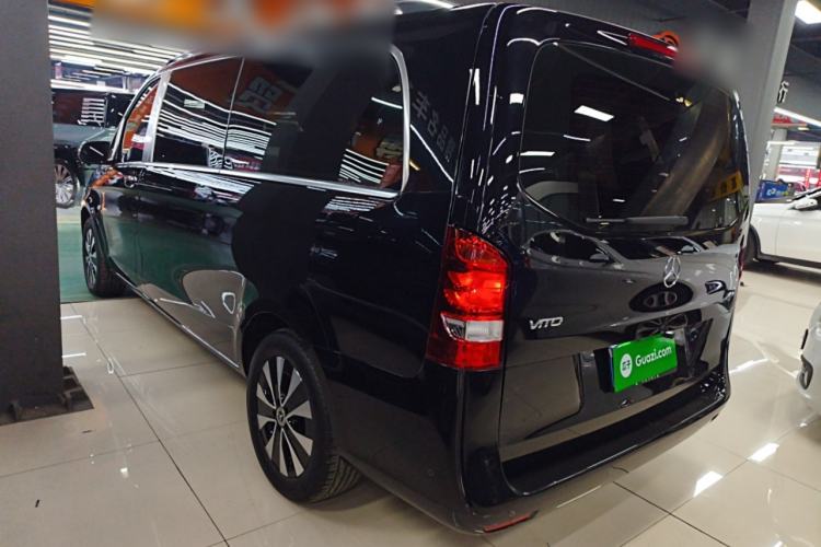 Used Mercedes-Benz Vito 2023 2.0T Elite Version 7 Seats Exterior 2