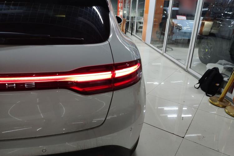 Used Porsche Macan 2024 Macan 2.0T Exterior 6