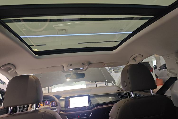 Used Volkswagen Viloran 2024 380TSI Luxury Edition Headliner