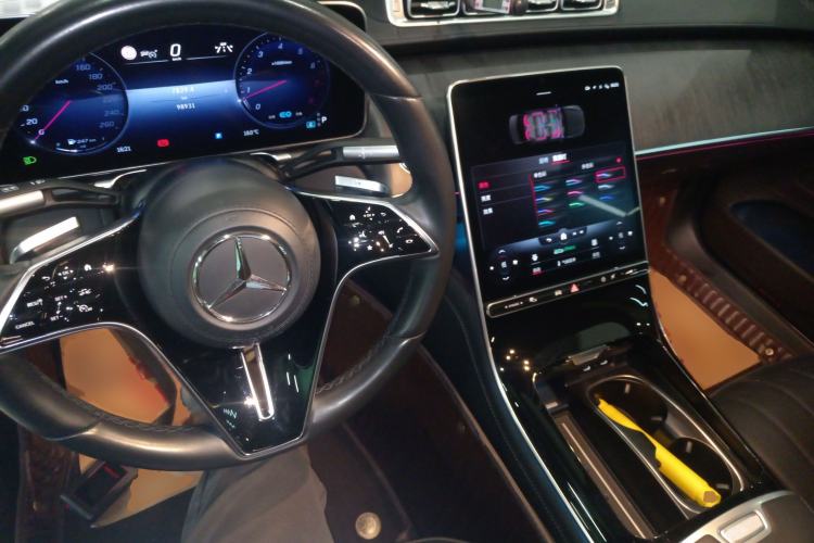 Used Mercedes-Benz S-Class 2022 S 400 L Business Model Center Console