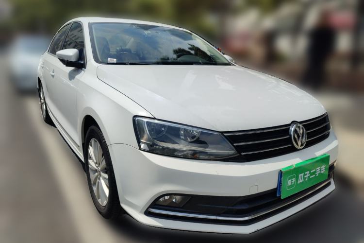 Used Volkswagen Sagitar 2015 1.6L Automatic Comfort Model Front Right 45 Deg