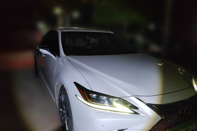 Used Lexus ES 2020 300h Premium Edition