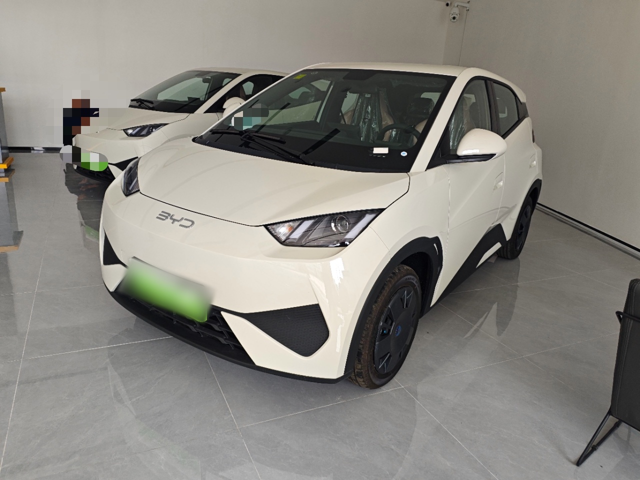 Unter der Vorderseite des Autos