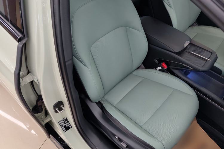 Used Hongqi EH7 2025 690 Smart Selection Edition
