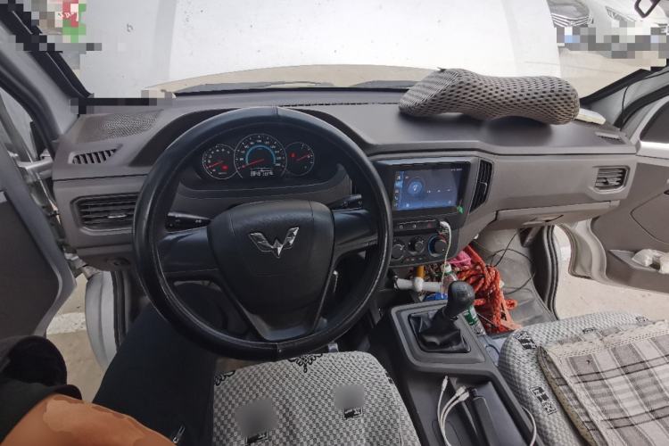 Used Wuling Rongguang New Truck 2021 1.5L Rural Version LV1 Extended Single-Row L3C Center Console