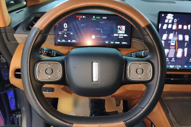 Used Wey Gaoshan 2025 Four-Wheel Drive Alpine 8 Steering Wheel