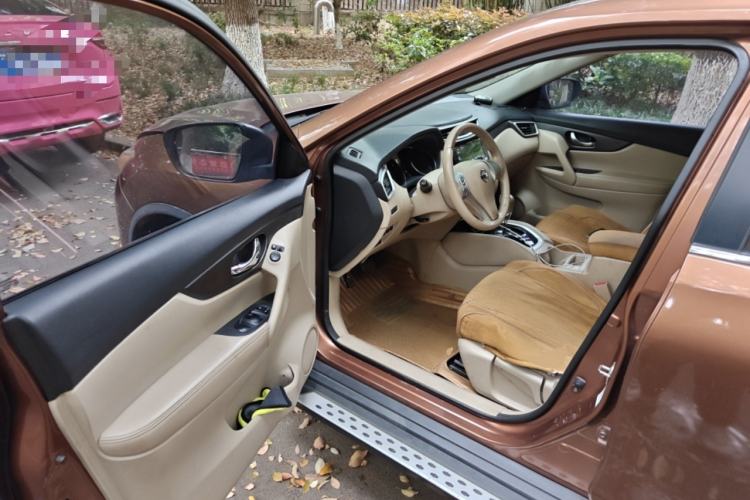 Used Nissan X-Trail 2014 2.0L CVT Comfort Edition 2WD Driver Seat