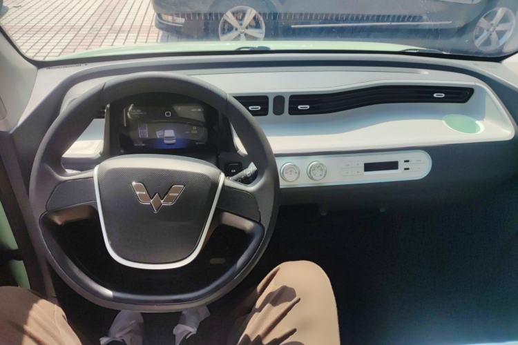 Used Wuling Hongguang MINIEV 2022 Macaron Fashion Edition Lithium-Nickel-Cobalt-Alpha-oxide Center Console