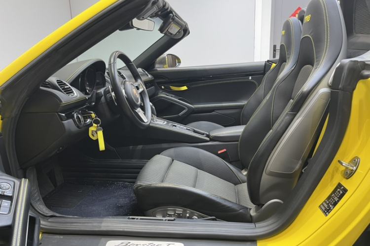 Used Porsche 718 2019 Boxster T 2.0T Interior 3