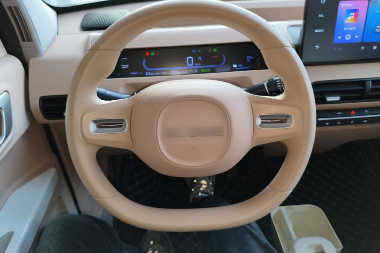 Used Geely Galaxy Panda 2024 Panda Mini 200km Endurance Bear Steering Wheel