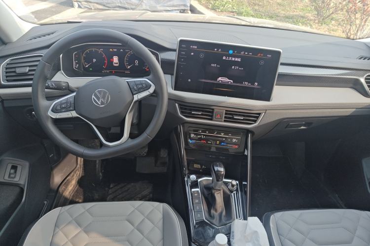 Used Volkswagen Tayron 2024 300TSI Two-Wheel-Drive Luxury Plus Advanced Version Center Console