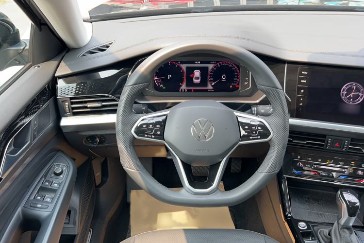 Used Volkswagen Passat 2024 380TSI Dragon Glory Edition Steering Wheel