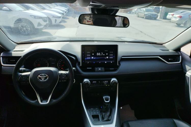 Used Toyota Wildlander 2022 2.0L CVT 4x4 Luxury PLUS Edition
