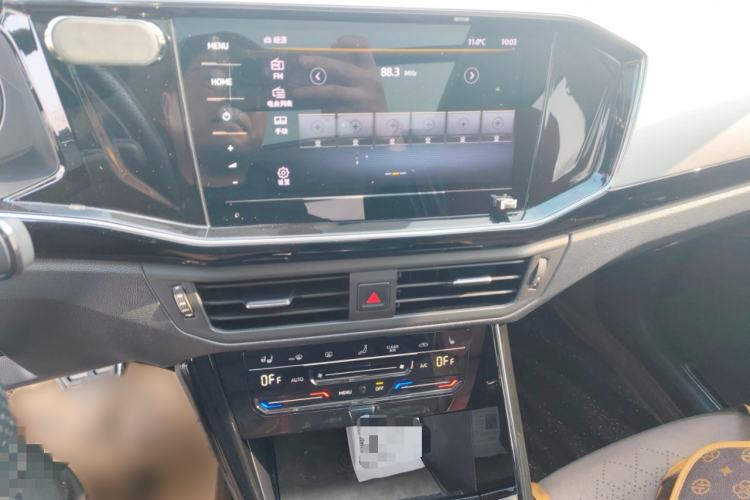 Used Volkswagen Tayron 2022 280TSI Two-Wheel Drive Luxury Smart Connectivity Version Audio And AC Panel