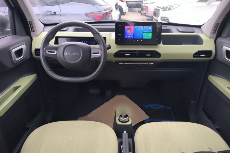 Used Geely Galaxy Panda 2023 Panda Mini 200km Endurance Bear
