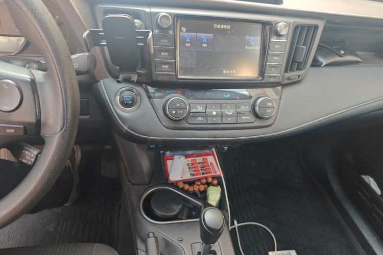 Used Toyota RAV4 2016 2.0L CVT Two-Wheel Drive Fashion Edition China V Standard