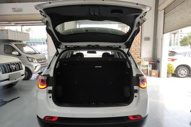 Used Jeep Compass 2017 200T Automatic Family Edition
