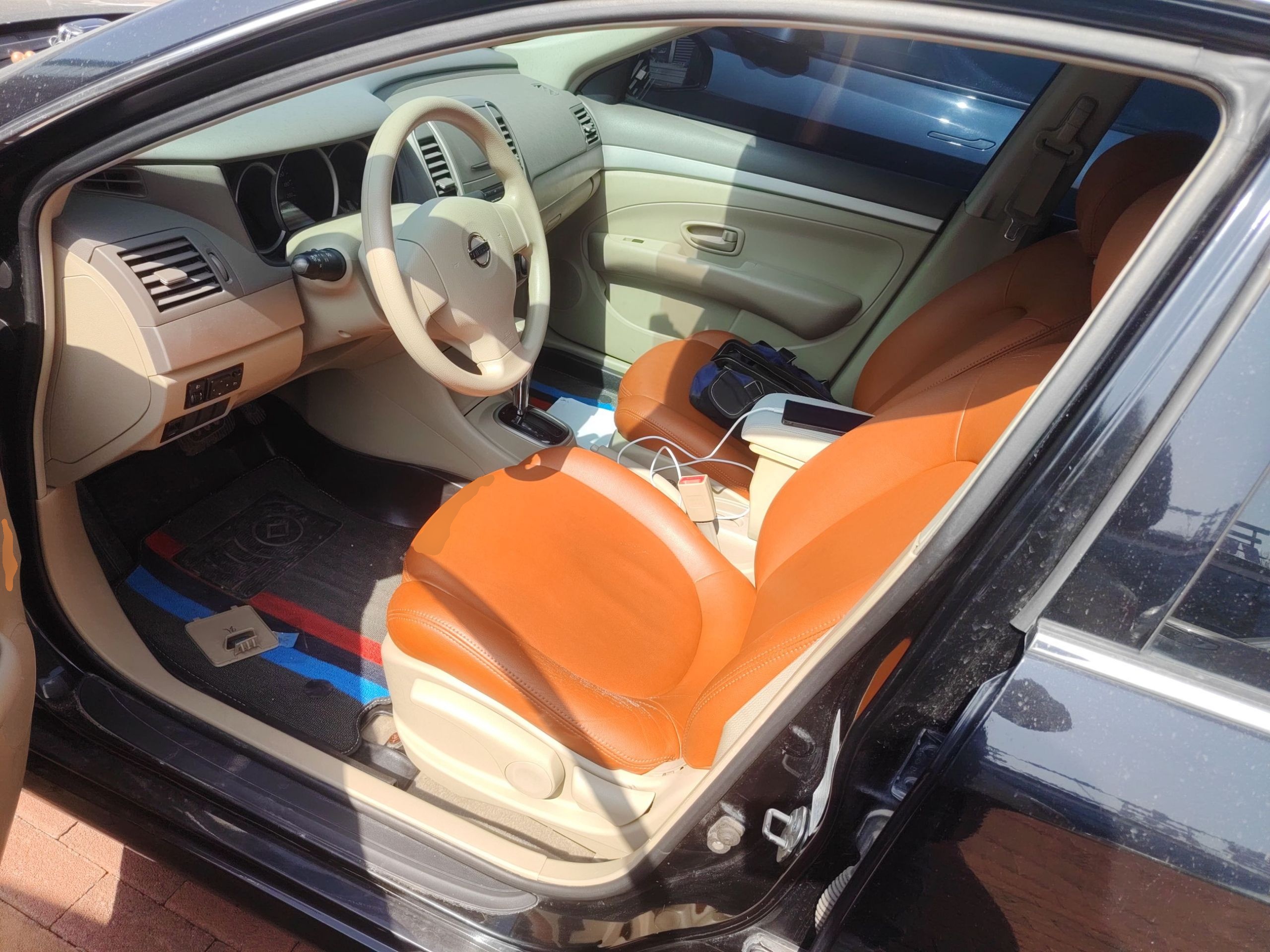 Переднее сиденье в автомобиле