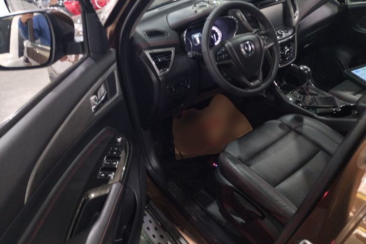 Used CHANGAN CS75 2017 Shangkui Edition 1.5T Automatic Fengxiang Model
