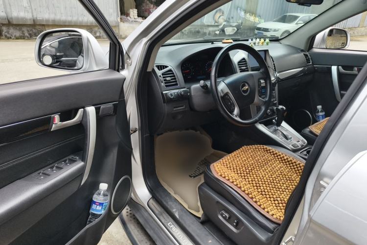 Used Chevrolet Captiva 2014 2.4L 4x4 Flagship Edition 7 Seats
