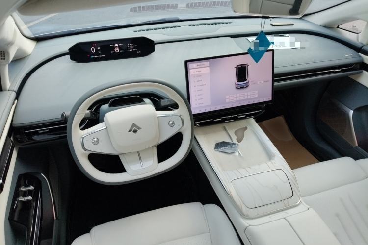 Used Hyptec GT 2023 560 Rear-Drive Seven-Wing Edition Center Console