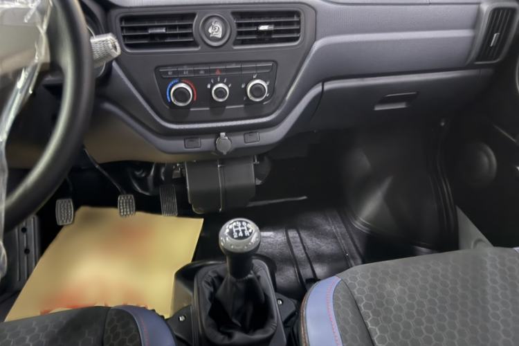 Used Victory Zebra 2025 1.5L Double-Cab Extended Flatbed Comfort Version Interior 3