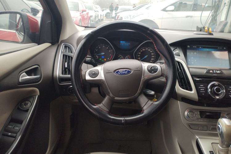 Used Ford Focus 2012 Hatchback 1.6L Automatic Fashion Edition
