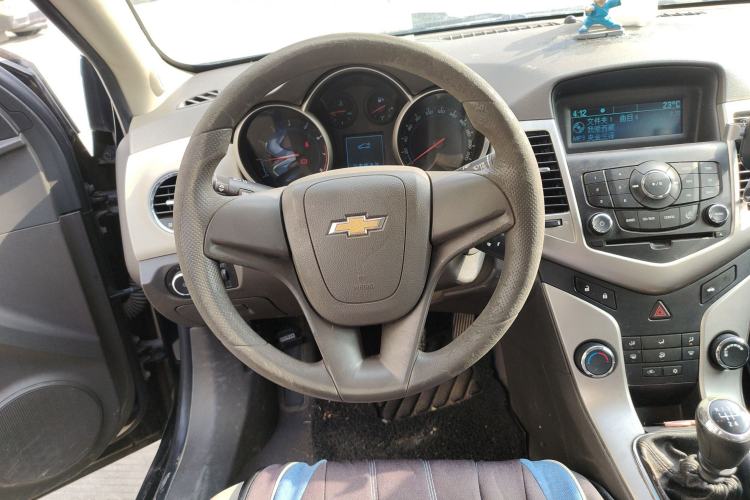 Used Chevrolet Cruze 2015 1.5L Classic SL MT Steering Wheel