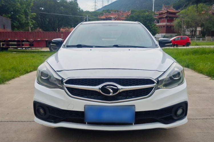 Used Soueast V5 Lingzhi 2017 1.5L Manual New Elite Model Exterior 1
