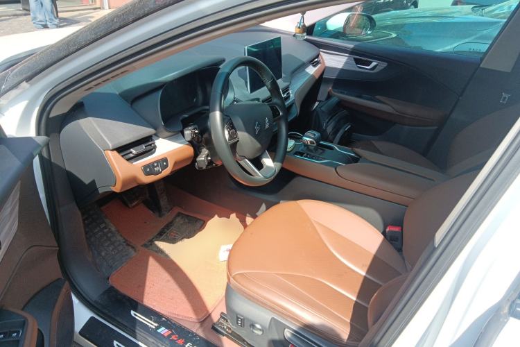 Used Hongqi E-QM5 2024 610 km PLUS Left Front Seat