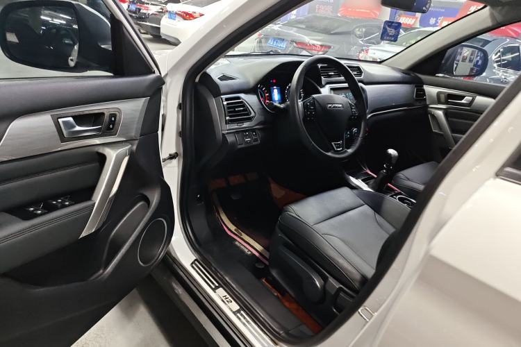 Used Haval H2 2017 Blue Label 1.5T Manual Two-Wheel Drive Elite Model Driver Seat