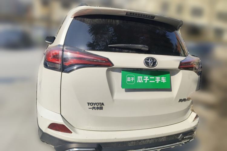Used Toyota RAV4 2016 2.0L CVT Two-Wheel Drive Fashion Edition China V Standard