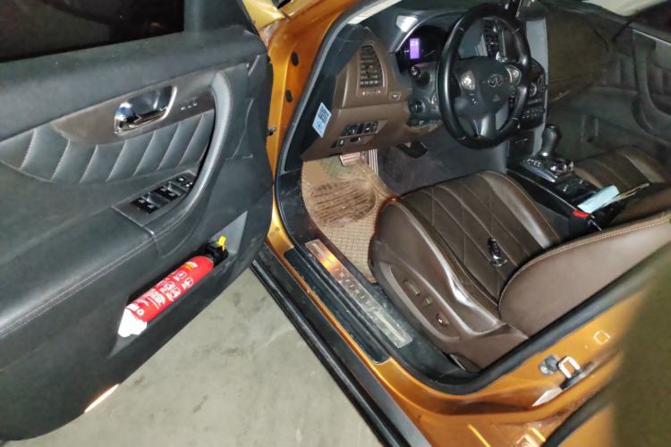 Used Infiniti QX70 2013 3.7L Standard Edition