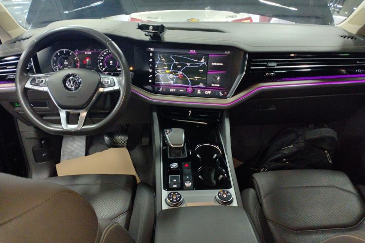 Used Volkswagen Touareg 2019 3.0 TSI RuiFeng Edition China VI Standard Center Console