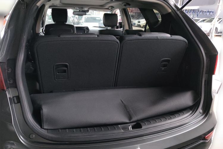 Used Hyundai Santa Fe Classic 2013 3.0L Four-Wheel Drive Luxury Edition 7 Seats Euro IV Trunk