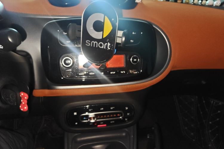 Used smart fortwo 2015 1.0L 52 kW Hardtop Passion Edition Audio And AC Panel