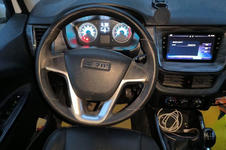 Used Jinbei Gold Hiace 2021 1.6L Box Van Travel Lion 2-Seater Steering Wheel