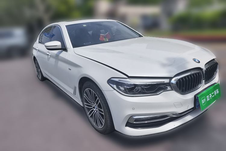 Used BMW 5 Series 2018 530Li Luxury Edition Premium Package Front Right 45 Deg