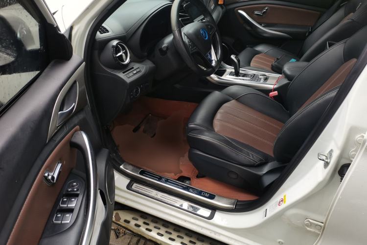 Used BYD Song New Energy 2017 Song DM 1.5TID All-Wheel Drive Prestige Model Driver Seat