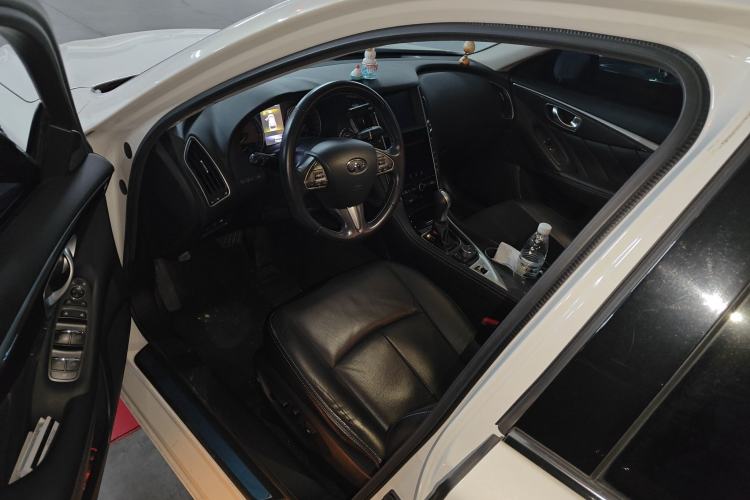 Used Infiniti Q50 2014 2.0T Comfort Edition