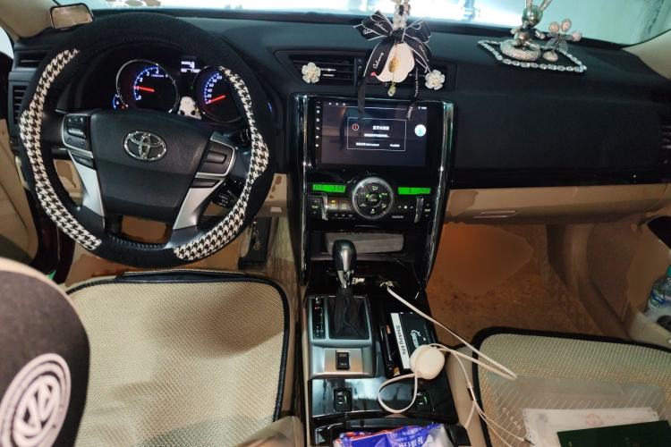 Used Toyota Reiz 2012 2.5V Fengdu Elite Stylish Edition Center Console